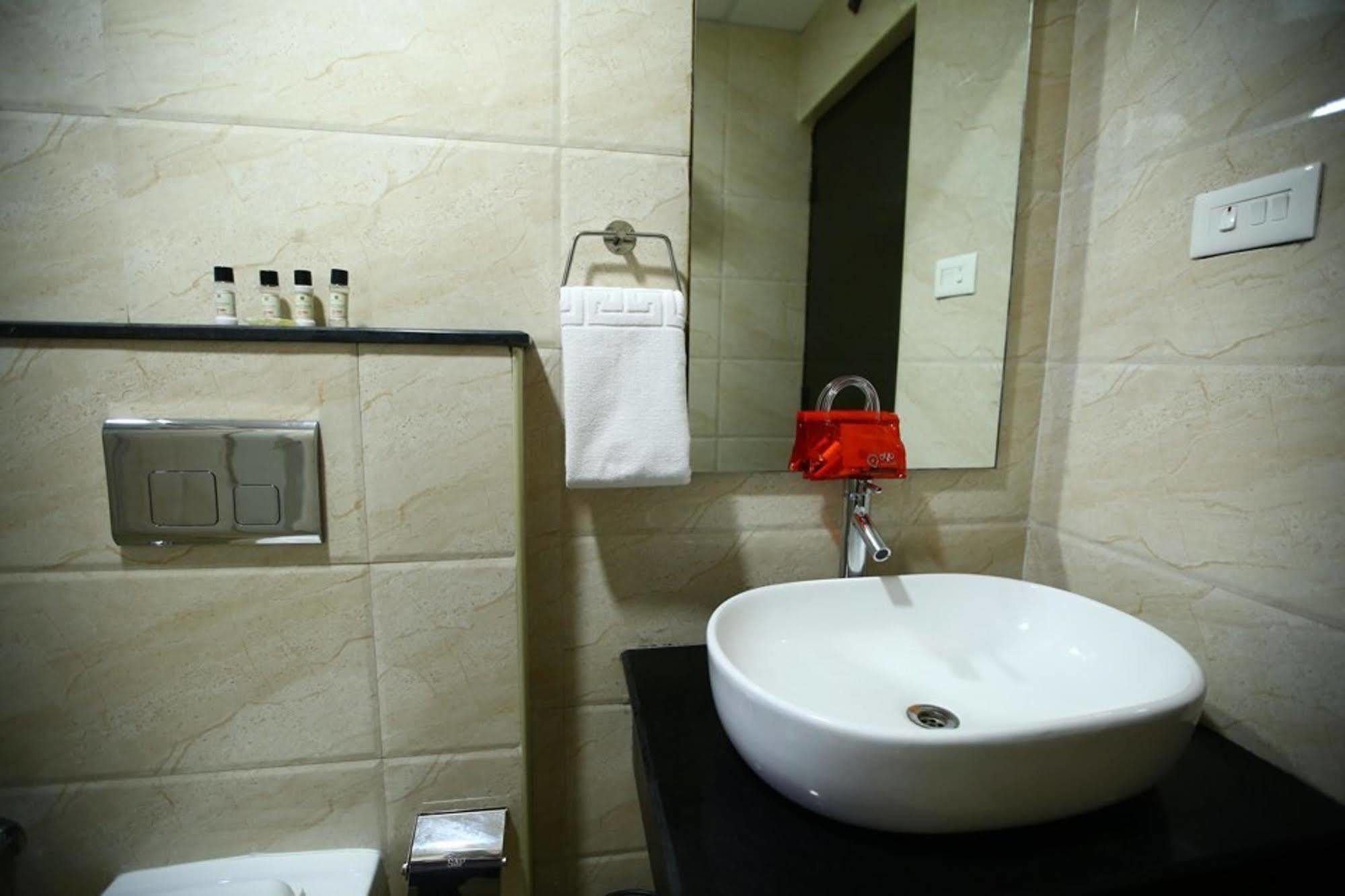 Fabhotel Alreef Residency เชนไน ภายนอก รูปภาพ